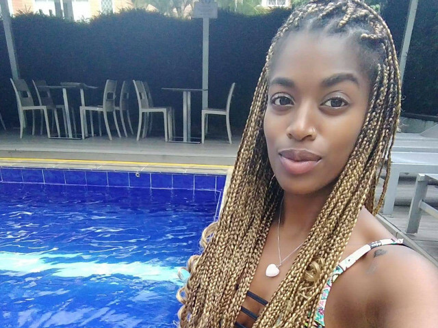 Naomyrousel online foto 2