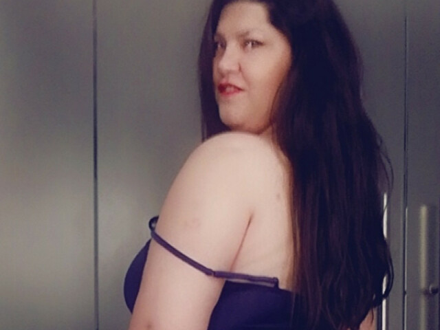 Tinacurvys online foto 4