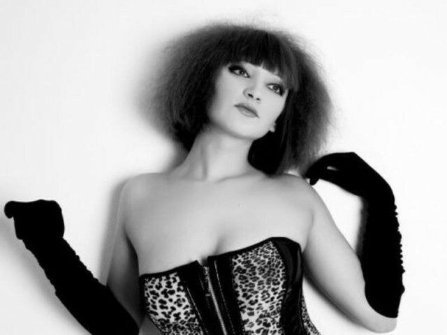 Cyberblonde online foto 4