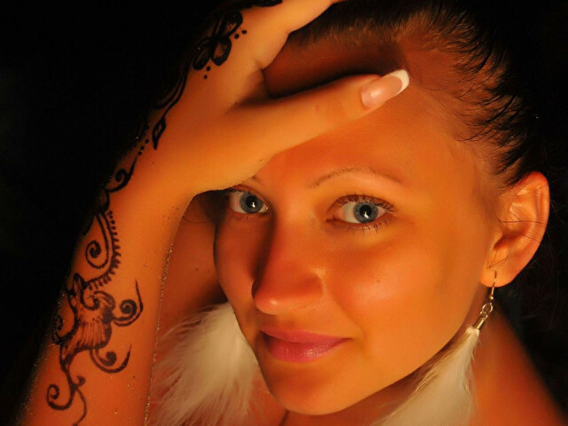 Cyberblonde online foto 3