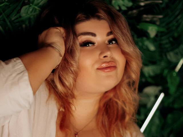 Curvysofia online foto 3
