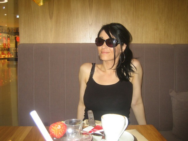 2apriloneil online foto 4